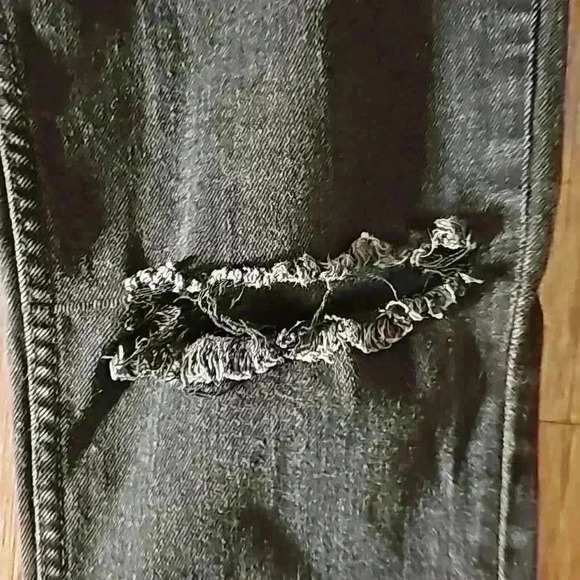 Womens H&M Moulant 3/4 Skinny Ankle Denim Distressed Jean Sz 30 27" inseam - Picture 2 of 4